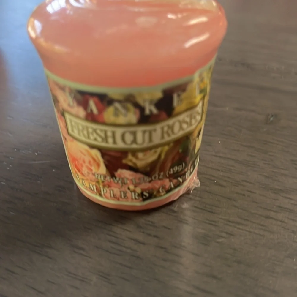 Yankee Candle - Fresh cut Roses scent sampler size. Set of 4. New! NWT